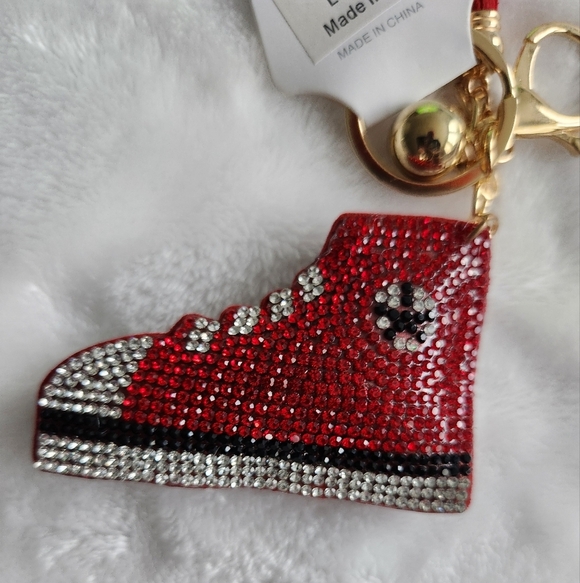 Red Rhinestone Sneaker And Queen Crown Soft Keychain Set - Picture 6 of 7